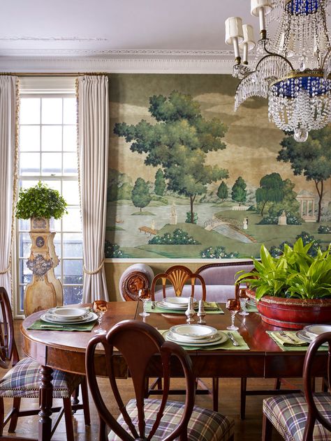 Reviving a Georgian Revival - The New York Times De Gournay Wallpaper, Dining Room Wallpaper, Scenic Wallpaper, Hand Painted Wallpaper, Dining Room Interiors, Traditional Dining Room, Beautiful Dining Rooms, Chinoiserie Wallpaper, Elegant Dining Room