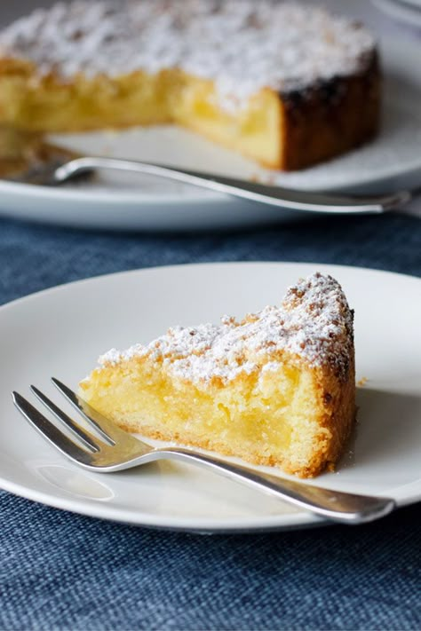 #RecipeoftheDay: Lemon Teacake by AngelDust - "Made this tonight for a quick dessert ... Yum, yum, yum. Will definitely be making it again." - jennyap Lemon Tea Cake, Cardamom Cake, Cake Stall, Tiramisu Dessert, Quick Dessert, Lemon Dessert Recipes, Torte Cupcake, Honey Cake, A Piece Of Cake