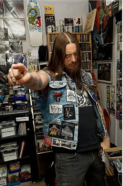 Fenriz. A dude with a genuine love for heavy metal music. James Metallica, Metal Outfit, Punk Fashion Diy, Robin Costume, Metal Health, Pretty Hurts, Black Metal Art, Playing The Guitar, Battle Jacket