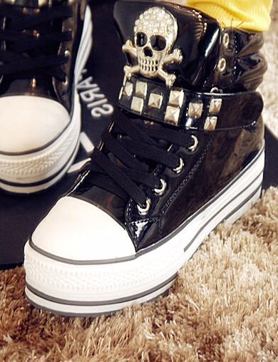 Black shiny skull stud platform high-tops. Yay or Nay? Scene Shoes, Skull Shoes, Yay Or Nay, Scene Kids, 2000s Fashion Outfits, Shoe Inspo, New Rock, Estilo Punk, Swag Shoes