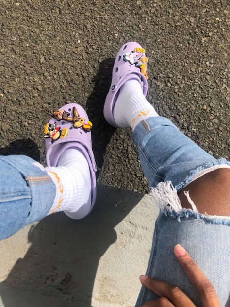 #justinbieber #drew #house #crocs #jb #lavender Lavender Crocs With Jibbitz, Lavender Crocs Outfit, Drew Crocs, Purple Crocs Outfit, Justin Bieber Crocs, Crocs Outfit Aesthetic, Crocs Lavender, Outfits To Wear With Crocs, Crocs Fits