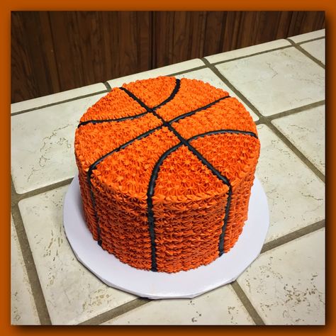 Basketball Cake For Boys, Basketball Ball Cake, Basketball Cake Easy, Basketball Birthday Party Cake, Simple Basketball Cake, Basketball Cake Ideas Boys, Cakes Basketball, Basketball Smash Cake, Diy Basketball Cake