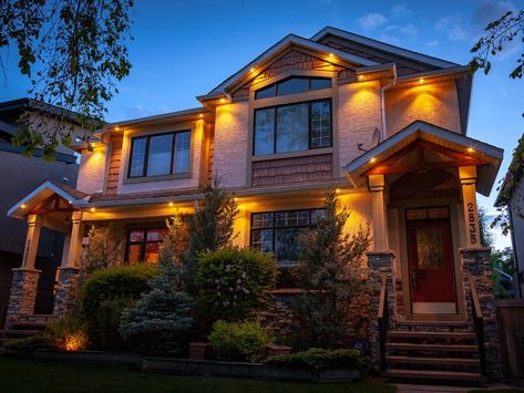 Soffit Lighting Exterior, Exterior House Lights, Outdoor Led Lights, Backyard String Lights, Outdoor Ambiance, Led Exterior Lighting, Christmas House Lights, Pot Lights, Christmas Lighting