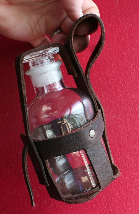 Potion Holder Diy, Belt Potion Holder, Potion Bottle Holder, Potion Holder, Vi Aesthetic, Faun Costume, Belts Aesthetic, Diy Holder, Water Bottle Holders