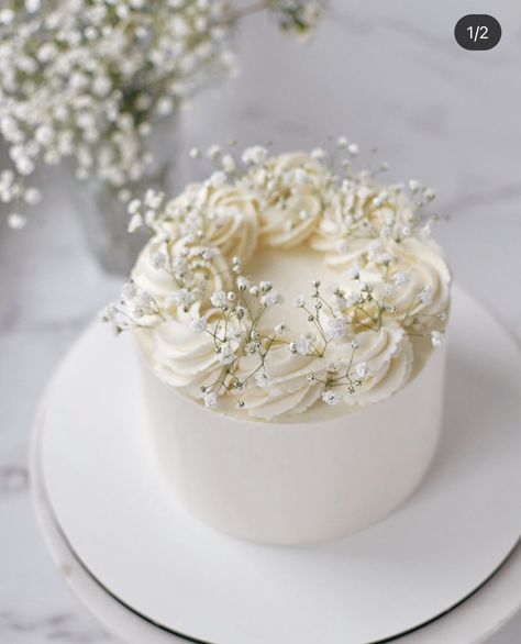 Simple White Anniversary Cake, Simple Wedding Cake No Flowers, Small Wedding Cake Ideas Simple, Small Wedding Cake Ideas Elegant, Simple Wedding Cake Small One Tier, Simple Elegant Cakes, Wedding Cakes One Tier, White Birthday Cakes, Mini Wedding Cakes