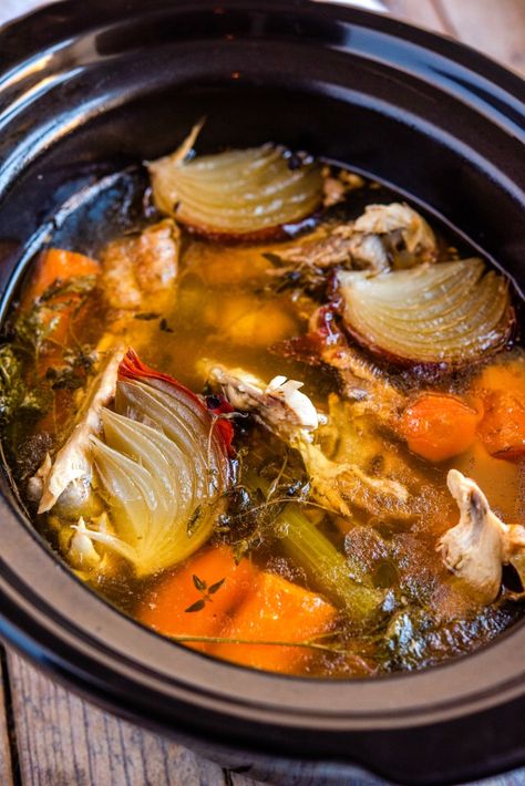 Vegetables Crockpot, Turkey Bone Broth, Turkey Stock Recipe, Thanksgiving Foods, Bone Soup, Crockpot Turkey, Turkey Broth, Bone Broth Recipe, Slow Cooker Turkey