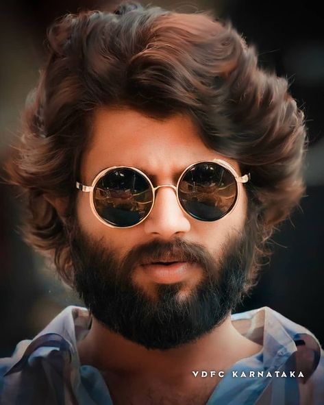 💥𝗩𝗜𝗝𝗔𝗬 𝗗𝗘𝗩𝗘𝗥𝗔𝗞𝗢𝗡𝗗𝗔💥 on Instagram: “🤩👊🏼💥 Arjun Reddy! @vdfckarnataka Follow For Edits▪️Quotes▪️Updates. . @thedeverakonda @ananddeverakonda @imvangasandeep…” Arjun Reddy, Ab De Villiers Photo, Vijay Deverakonda, Cute Celebrity Couples, Vijay Devarakonda, S Love Images, Drawing People Faces, New Photos Hd, Most Handsome Actors