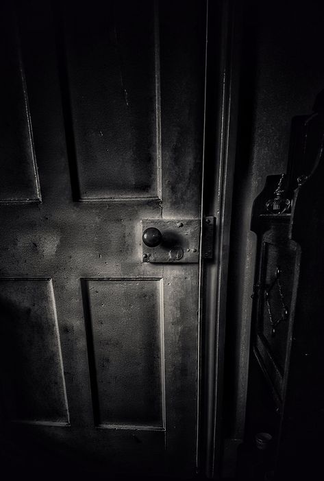 Creepy Door, Scary Door, The Locked Door, Tell Tale Heart, Basement Door, Sleep Bedroom, Locked Door, Person Silhouette, Scary People