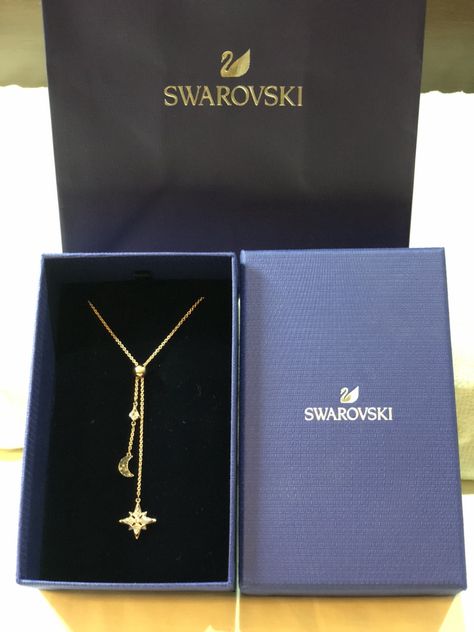 Svarowski Jewelry, Expensive Gifts Aesthetic, Swarovski Aesthetic, Pretty Jewelry Necklaces, Expensive Gifts, Expensive Jewelry Luxury, Jewelry Accessories Ideas, Dope Jewelry, Classy Jewelry