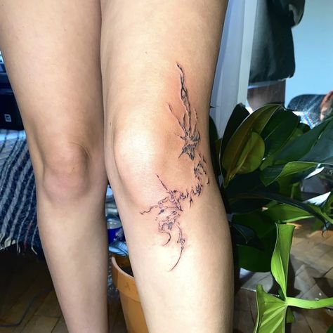 Wrapping Tattoo Ideas, Trailing Tattoos, Tat Placement, Abstract Tattoo Ideas, Wrist Tattoo Ideas, Abstract Tattoos, Knee Tattoo, Makeup Tattoos, Wrist Tattoo