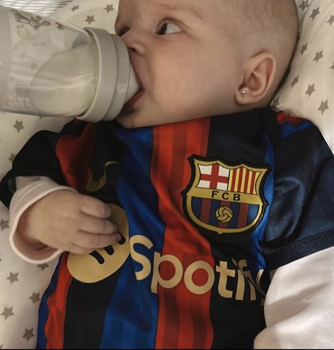 Family Asethic, Barca Jersey, Fcb Barcelona, Soccer Baby, Barcelona Jerseys, Football Wags, Barcelona Team, Football Baby, Creative Life Quotes