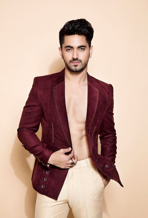 Romantic Couple Dp, Zain Imam Instagram, Swag Boys, Romantic Photoshoot, Indian Men Fashion, Zain Imam, Bollywood Couples, Couple Dp