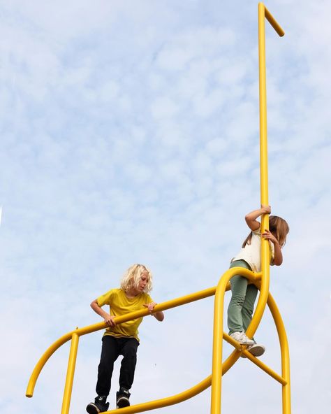 Luca Boscardin’s Animal Structures Encourage Play and Imagination Playground Aesthetic, Urban Playground, Play Structures, School Playground, Playground Design, Monkey Bars, Artistic Installation, Play Structure, Play Spaces