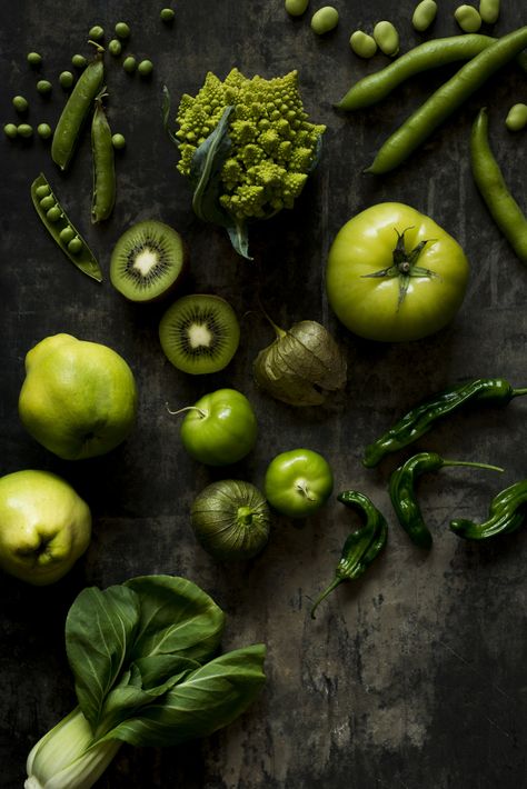 Vegetables Photography, Food Photography Inspiration, God Mat, Food Photography Styling, Green Vegetables, Tikka Masala, Greens Recipe, Fruit And Veg, Malbec