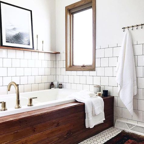 Yeah cedar planks around a bath tub look amazing, but can you imagine how good they SMELL????📸 @brepurposed Wooden Bath Panel, Modern Vintage Bathroom, Paneling Makeover, Zen Bathroom, Wooden Bath, Bath Panel, Vintage Bathrooms, Boho Bathroom, Master Bedrooms