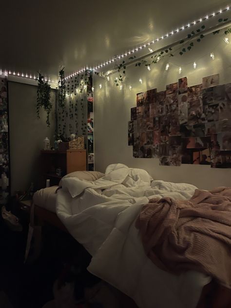 Stanford University Dorms, Stanford Dorm Room, Stanford Aesthetic, Stanford Dorm, University Dorms, Dream College, Stanford University, Dream Board, Dorm Room