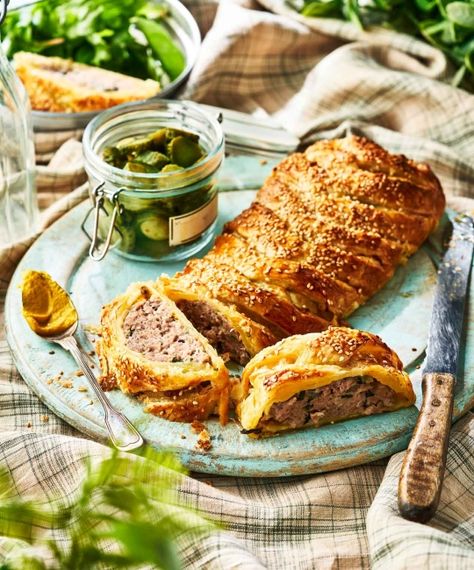 Sausage Plait, Planning A Picnic, English Mustard, Relish Sauce, Great British Food, Healthy Food Diet, Picnic With Friends, 30 Min Meals, Sausage Dishes