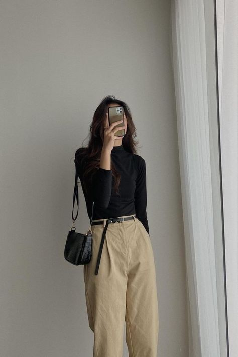 How to wear brown like an elevated style icon By Gabrielle Arruda | Follow Berruby's for more tips! Korean Casual Outfits, Elegante Casual, Looks Street Style, 가을 패션, Casual Style Outfits, Korean Outfits, Outfit Casual, Teen Fashion Outfits, Looks Vintage