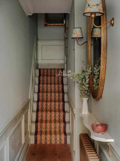 Anna Haines brings warmth and colour to a Georgian flat in Marylebone | House & Garden Anna Haines, Grey Wooden Floor, Wallpaper Happy, Hallway Colours, Georgian Interiors, Georgian Furniture, London Home, Interior Design Consultation, Marble Table Lamp