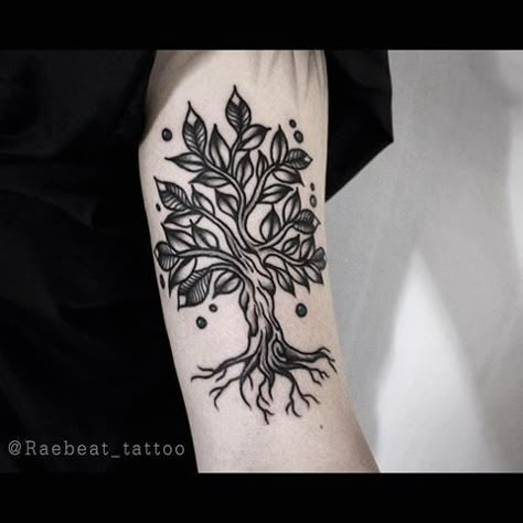 Tree Tattoo Black, Tree Tattoo Back, Illustration Practice, Traditional Tattoo Old School, Tattoo Tree, Cow Tattoo, Traditional Style Tattoo, Traditional Tattoo Sleeve, Tree Tattoo Designs