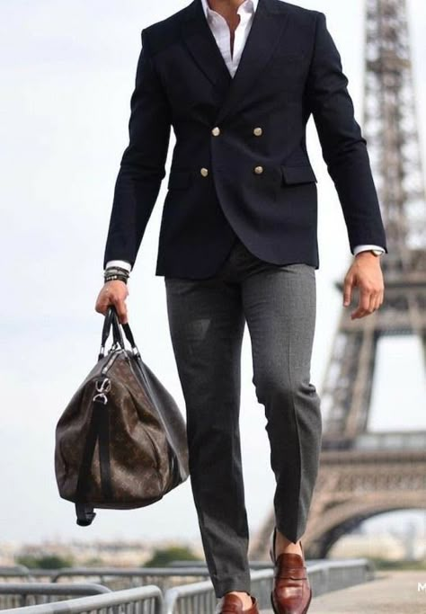 Black Double Breasted Blazer Outfit, Breasted Blazer Outfit, Black Men Winter Fashion, Nyc Mens Fashion, Smart Business Casual, Black Double Breasted Blazer, European Fashion Winter, Travel Attire, Suit For Wedding