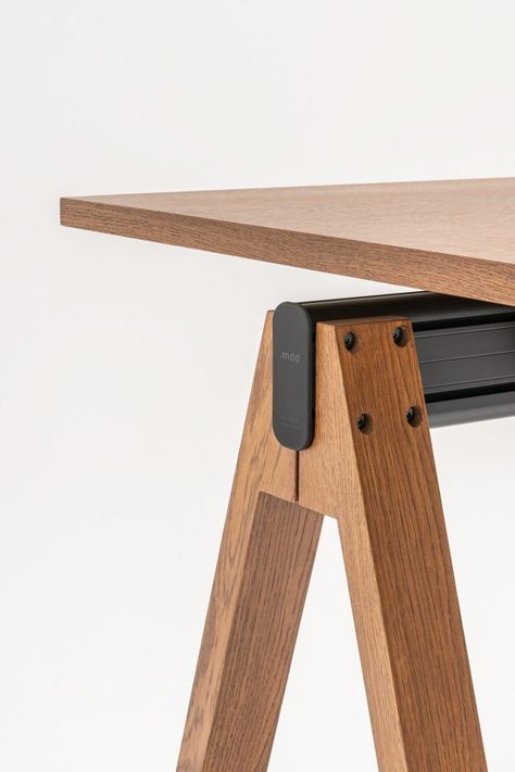 Viga table system - Yonoh Creative Studio. Design. Creative Studio Design, Home Studio Desk, Computer Desk Design, Office Desk Designs, Office Table Design, Timber Table, Joinery Details, Wood Steps, Furniture Design Chair