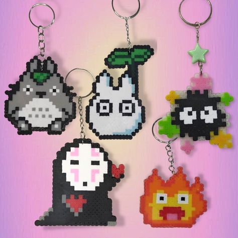 Kawaii Melty Beads, Perler Bead Art Ideas Kawaii, Perler Bead Studio Ghibli, Perler Bead Mobile, Pearler Bead Patterns Kawaii, Howls Moving Castle Perler, Ponyo Perler Beads, Ghibli Perler Beads, Studio Ghibli Perler Beads