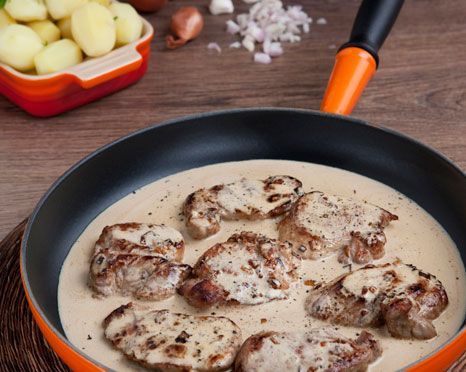 Pork Medallions with Cream and Mustard Sauce Pork Fillet Recipes, Pork Medallion Recipes, Mustard Sauce Recipe, Le Creuset Recipes, Mustard Cream Sauce, Pork Crockpot Recipes, Pork Medallions, Pork Fillet, Chop Recipes