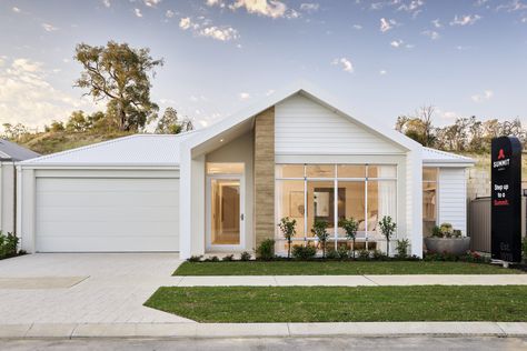 Home Exterior Australian, Coastal Facade Single Storey, Hamptons Facade Australia Single Story, Australian Coastal Homes, Coastal Facade Australia, White And Wood Exterior House, Scandi Exterior House, Scandi Facade, Coastal House Exterior Australia