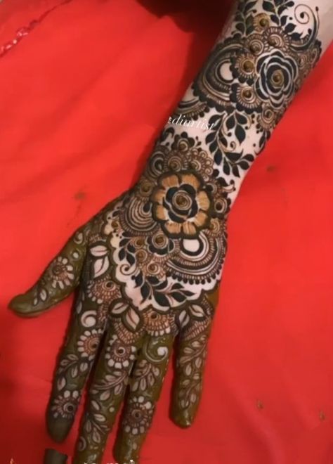 Mehdi Degine Unique Bridal, Kafif Design Back Hand, Braids Mehndi, Anniversary Mehendi, Kafif Design, Latest Mehndi Designs Wedding, Dubai Mehndi, Rajasthani Mehndi Designs, Floral Henna