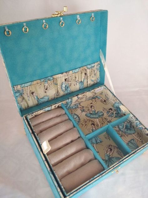 Diy Jewlery Box, Cartonnage Boxes, Jewerly Box Diy, Jewelry Box With Lock, Girly Room Decor, Box With Lock, Diy Skin Care Routine, Diy Jewelry Display, Ring Tray