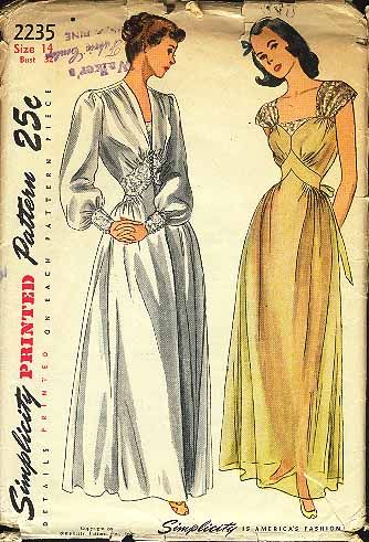 Simplicity 2235...inset waist dressing gown 1950s Nightgown, Nightgown Pattern, Patron Vintage, Vestidos Retro, Fashion 1940s, Vintage Dress Patterns, Vintage Nightgown, Couture Vintage, Simplicity Patterns