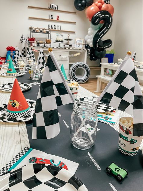 Meri Meri Race Car Party, Vintage Race Car Party Decorations, F1 Party, Race Car Party Decorations, Auto Party, Hotwheels Birthday Party, Two Fast Birthday, 2 Fast 2 Furious, 2nd Birthday Party For Boys