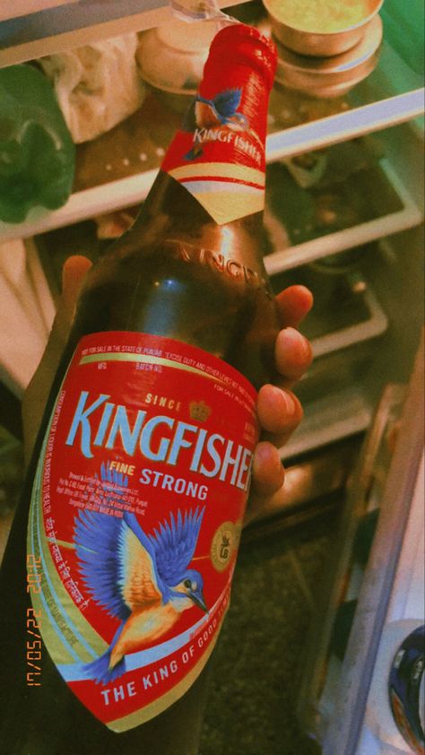 Drink Asthetics Photos, Kingfisher Beer Snapchat Story, Fake Beer Snaps, Kingfisher Beer Snap, Beer Bottle Snap, Beer Pic, Beer Snap, Splendor Plus Bike Photo, Kingfisher Beer