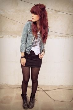 cute Styl Grunge, Look Grunge, Doc Martens, Black Tights, Mode Inspiration, Grunge Fashion, Look Chic, Outfits Casuales, Skirt Outfits