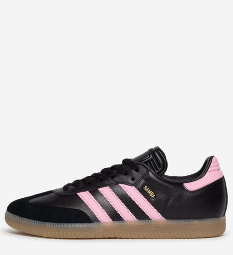 cute black and pink adidas samba, perfect for the school year! Black And Pink Sambas, Pink Sambas Adidas, Cute Shoes Aesthetic, Pink Sambas, Messi Shoes, Samba Black, Adidas Samba Black, Sambas Adidas, Black Adidas Shoes