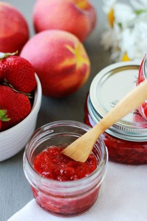 Peach Jam Recipes, Strawberry Peach Jam, Peach Treats, Peach Freezer Jam, Peach Jam Recipe, Cooking Projects, Freezer Jam Recipes, Pressure Canning Recipes, Dessert Pie Recipes