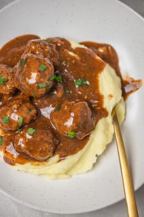 Meatball In Gravy Recipes, Gravy Recipe For Meatballs, Turkey Meatball And Gravy Recipes, Meatball With Gravy Recipes, Baked Meatballs And Gravy, Oven Baked Meatballs And Gravy, Ground Beef Meatballs And Gravy, Mashed Potatoes With Meatballs, Meatball Mashed Potatoes Gravy