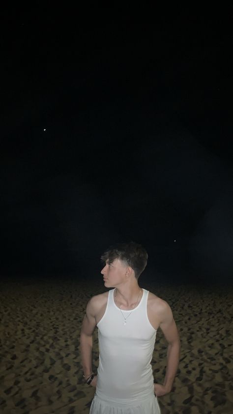 night beach idea for photo men Beach Photo Men Ideas, Aesthetic Man Instagram, Night Beach Pics Men, Poses For Men On Beach, Insta Photo Ideas Men Black, Beach Poses Instagram Men, Beach Night Photography, Beach Pictures Guys, Beach Pictures Poses Instagram Night