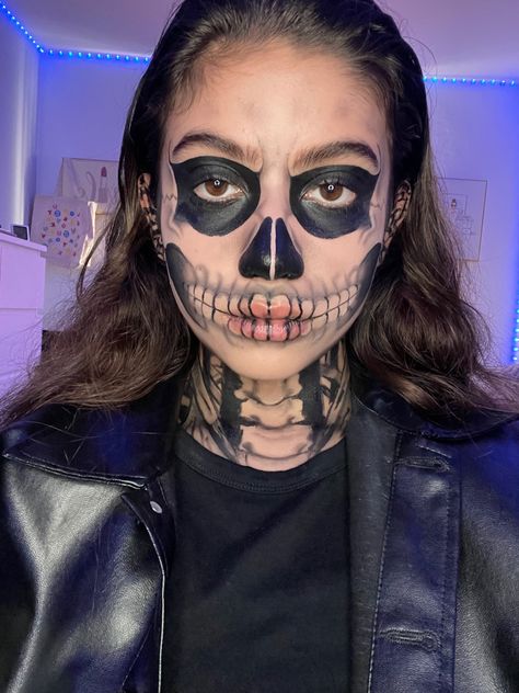 Tate Langdon Face Paint, Tate Makeup Tutorial, Tate Langdon Clothes, Rate Langdon Makeup, Tate Langdon Makeup Easy, Ahs Skull Makeup, Tate Langdon Outfit Ideas, Tate Langdon Makeup Tutorial, Tate Ahs Makeup