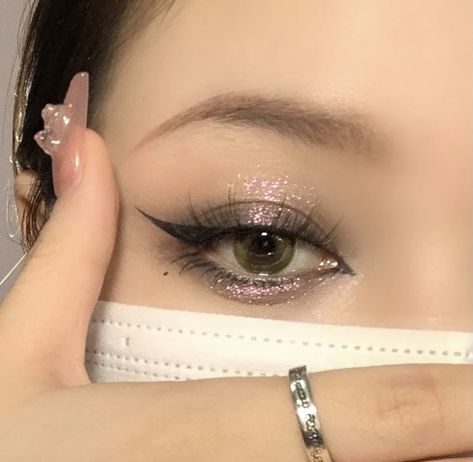 Emo Douyin Makeup, Douyin Prom Makeup, Asian Glam Make Up, Korean Eye Makeup, Douyin Makeup, Swag Makeup, Ethereal Makeup, Edgy Makeup, Makeup Eye Looks