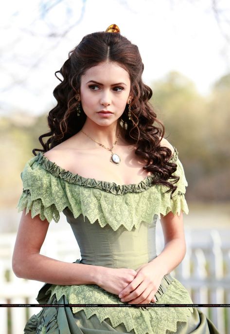 southern girl  costume Vampire Diaries Fashion, Victorian Vampire, Katerina Petrova, Victorian Hairstyles, Bonnie Bennett, Katherine Pierce, Paul Wesley, Silk Gown, The Vampire Diaries