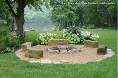 Pallet Fire Pit, Fire Pit Gravel, Natural Fire Pit, Fire Pit With Rocks, Small Fire Pit, Brick Fire Pit, Rustic Fire Pits, Outdoor Fire Pit Designs, Fire Pit Landscaping