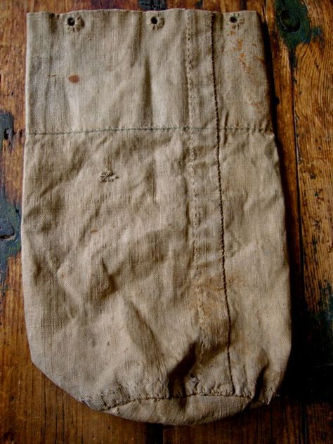 "Another Pair Not Fellows"; Adventures in Research and Reinterpreting the American Revolution: Reconstructed 18th Century Sailor's Ditty Bag Debbie Lyddon, Colonial Clothing, Marlin Spike, Sailor Bags, Ditty Bag, 18th Century Costume, Fur Trade, Sea Bags, Bike Basket