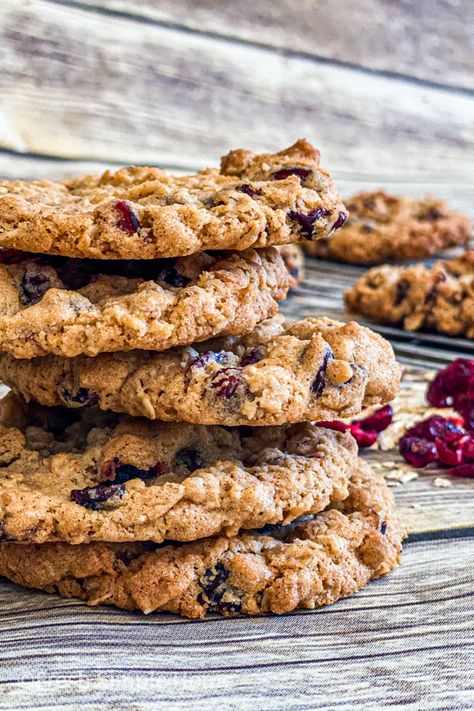 Best Oatmeal Cranberry Cookies, Cranberry Oat Cookies, Oatmeal Cookies With Cranberries, Panera Oatmeal Berry Cookies Recipe, Copycat Panera Oatmeal Berry Cookies Recipe, Chewy Oatmeal Cranberry Cookies, Oatmeal Cranberry Cookies Recipe, Oatmeal Craisin Cookies, Craisin Cookies