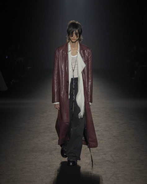 High Fashion Men, Its Fall, Archive Fashion, Minimal Look, Work Skirts, Fall Winter 2024, Ann Demeulemeester, Fashion Design Clothes, Winter 2024