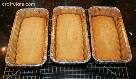 Easy Zucchini Bread Recipes, Date Nut Bread, Easy Zucchini Bread, Chocolate Banana Bread Recipe, Best Zucchini Bread, Car Cakes, Nut Bread Recipe, Easy Zucchini, Zucchini Bread Recipes