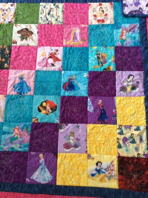 Princess Quilt Patterns Free, Disney Princess Quilt Pattern, Kid Quilt Ideas, Disney Quilt Blocks, Princess Quilt Ideas, Disney Quilts Ideas, Disney Sewing Projects, Princess Quilt Pattern, Disney Quilts