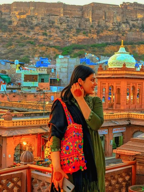 Jodhpur Aesthetics, Location - Ghanta Ghar Jodhpur Jodhpur Aesthetic, Jodhpur Photography, Jodhpur Travel, Travel Infographic, Couple Picture Poses, Indian Architecture, Travel Wardrobe, Jodhpur, Picture Poses