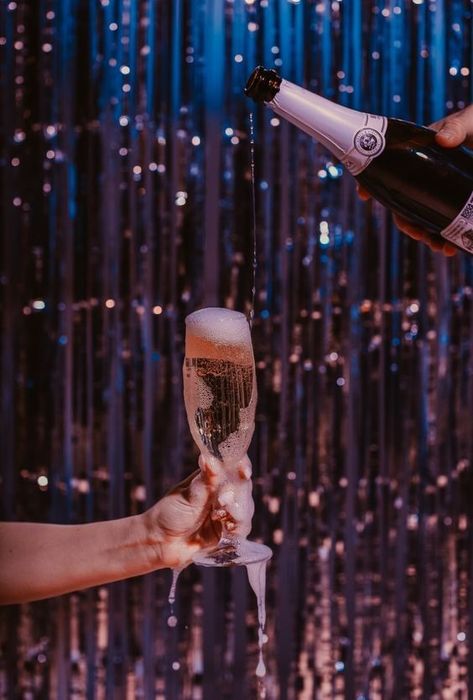 New Year Champagne, New Year Photoshoot, Champagne Party, New Year Photos, Glitter Party, Disco Party, Birthday Photoshoot, New Years Eve Party, New Years Party